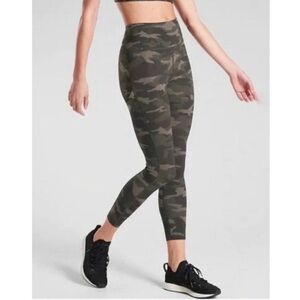Athleta Ultimate 7/8 Tight Camouflage
